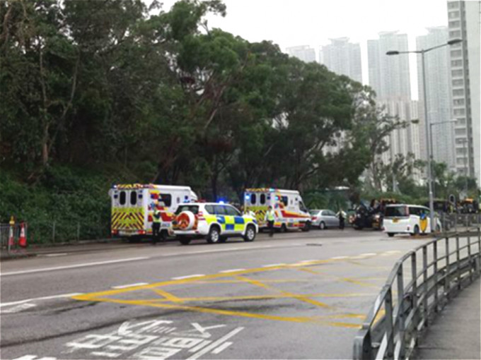 红梅谷道四驱车失事。香港突发事故报料区Pierre Lee‎图片