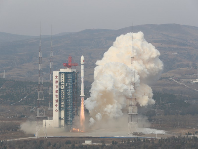用長征四號乙運載火箭成功將高分十一號03星發射升空。新華社