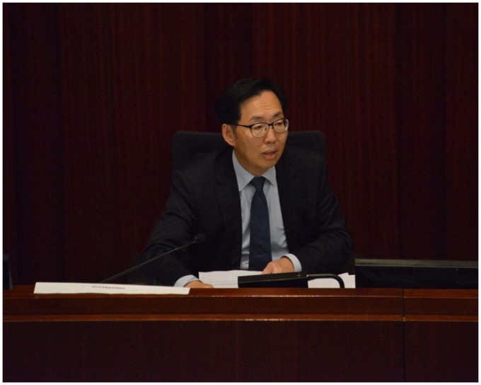 陈健波希望议员留意发言时间。