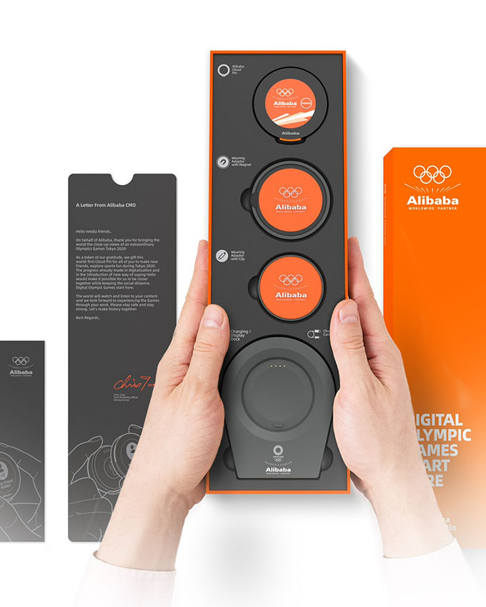 阿里巴巴在东京奥运推出的数字云徽章，可作为多功能数码名片，令传媒可以进行社交互动。