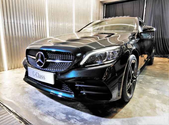 平治C200房車少量現貨正以優惠價$429,000起(或月供$4,788起)發售。