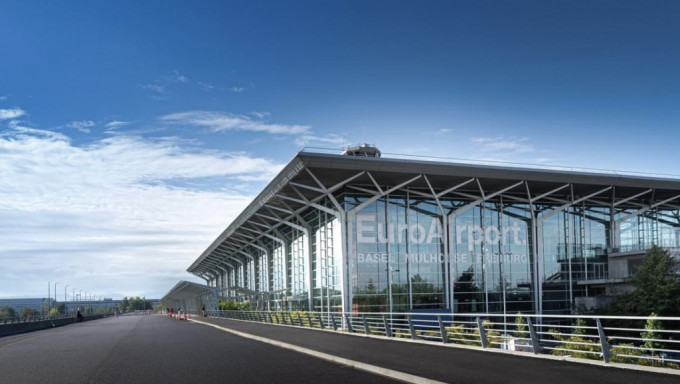 巴塞爾-米盧斯-弗賴堡歐洲機場 （Basel-Mulhouse EuroAirport）。 facebook