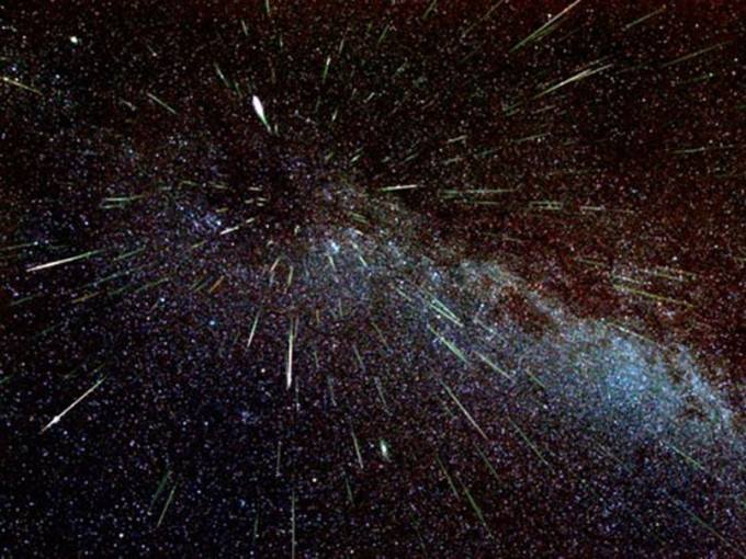 英仙座流星雨是每年暑期重要的天文現象。資料圖片