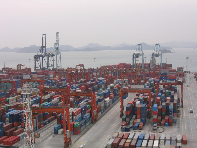鹽田局部停擺導致國內運費暴升，從上海到荷蘭鹿特丹的貨櫃運費同比增長近7倍。資料圖片