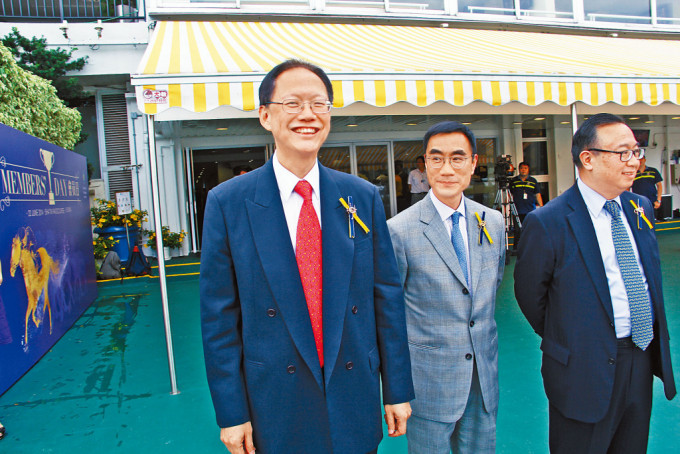 陈南禄即将退任马会主席，现任副主席利子厚有意竞逐，而廖长江则可能是「隔代主席」。