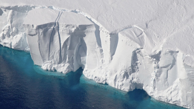 NASA研究揭南極浮冰架流失量達12兆公噸。NASA/GSFC/OIB圖片