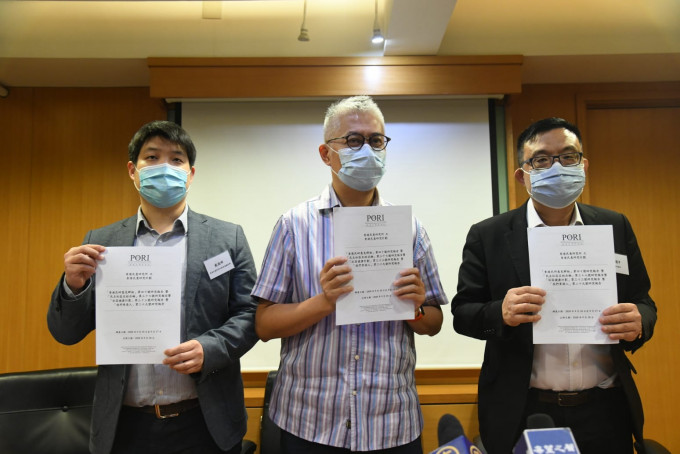 香港民意研究所公布「你是否支持或反對要求從速移交早前被廣東省海警截獲的十二名港人」意見調查。