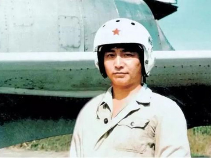 今天是中美战机南海相撞、解放军飞行员王伟殉职20周年。网图