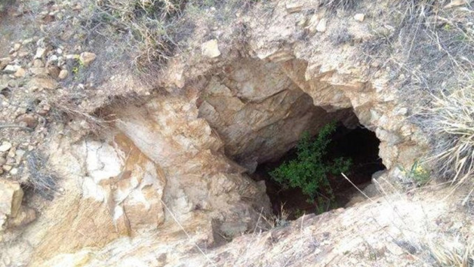 6名男子涉入礦洞淘金，結果命喪其中。互聯網圖片