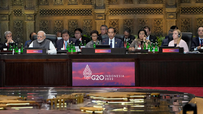 印尼总统维多多致开幕词，敦促G20成员国终结俄罗斯入侵乌克兰引发的战争，并防堵另一场世界大战发生。路透