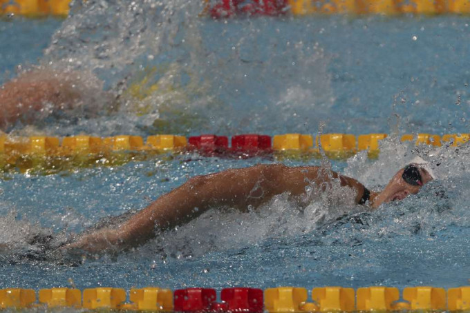 何詩蓓競逐短池世錦賽四百米自由泳決賽。AP