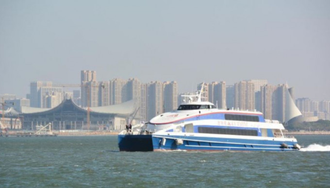 台灣陸委會宣佈，擴大兩岸小三通的客運中轉。(新華社)