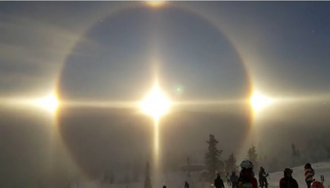 瑞典日前出現日暈,見到4個太陽。影片截圖