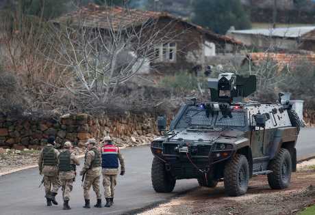 土耳其地面部隊揮軍進入敘利亞，打擊敘國境內的庫爾德族部隊。AP