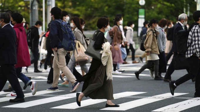 日本當局正研議要求企業須公布男女薪資水平。