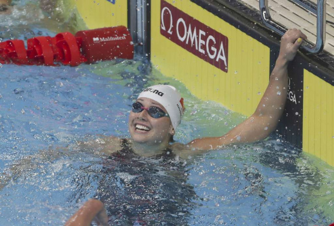 何诗蓓在短池世锦赛勇夺200米自由泳冠军。 AP