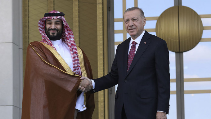 沙特王储访土耳其与埃尔多安举行会谈。AP图