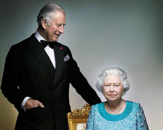 英女皇(右)拟四年后退位，查理斯(左)任摄政王。资料图片