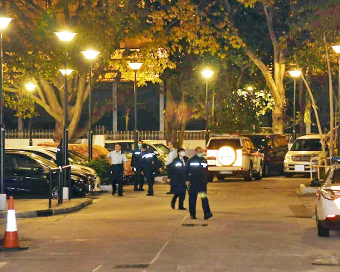 宿舍2月28日凌晨也被投擲汽油彈，警方到場調查。資料圖片