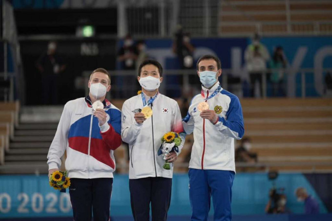 申在煥(中)是東京奧運跳馬金牌。 FIG官方圖片