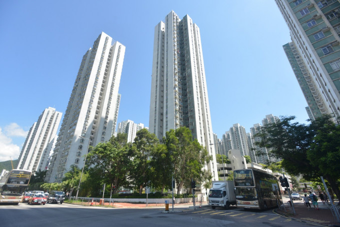 香港楼价高企应否靠父母资助置业成为争议。资料图片