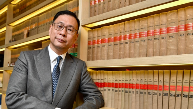 大律师公会主席杜淦堃表示，控辩双方选择律师时应更有弹性。资料图片