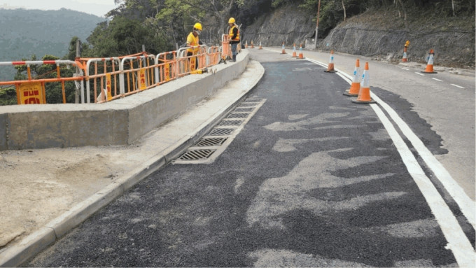 世紀暴雨︱石澳道完成修復 今午5時全面恢復兩線行車