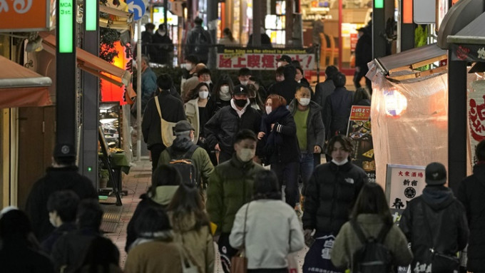日本連續6日錄得逾1400宗新冠重症。AP資料圖片