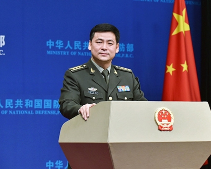 中国国防部发言人任国强。新华社