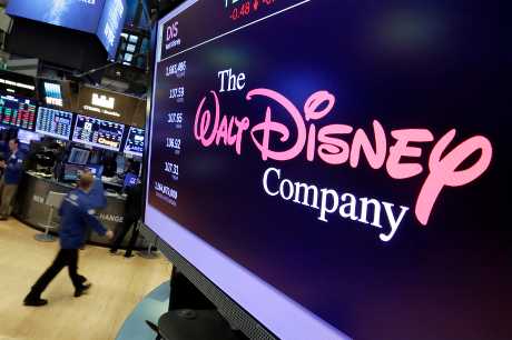 迪士尼周四股价挫近9%。美联社