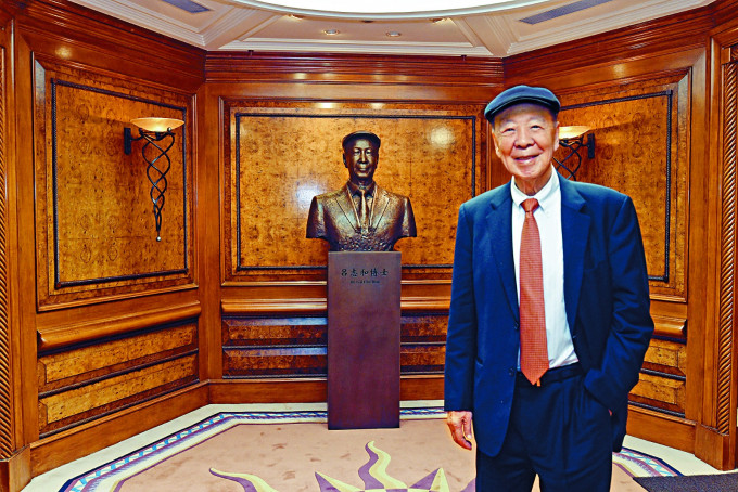 嘉华集团主席吕志和认为香港是福地，对未来充满信心。