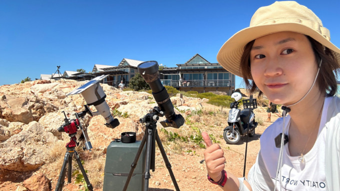 叶梓颐今日到澳洲拍摄日全环食的天文现象。(叶梓颐微博)