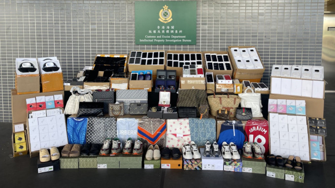 海关拘深圳湾货车司机 涉载百万元假货 包括波衫手袋AirPods等