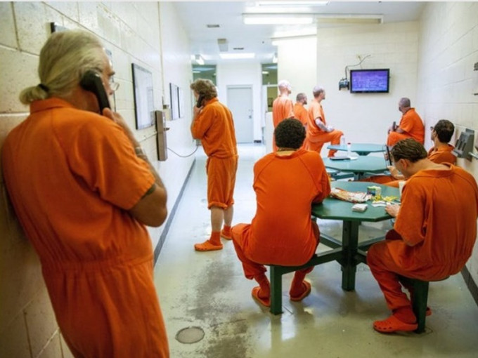 洛杉磯部分監獄已分批提早釋放囚犯。AP