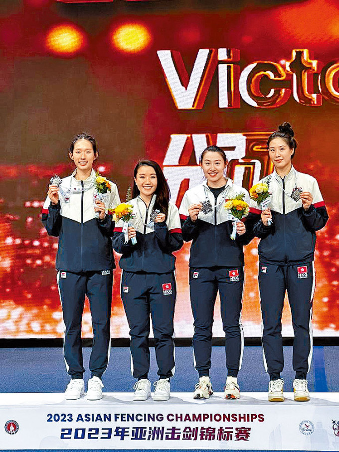 香港队勇夺亚锦赛女子重剑团体银牌。