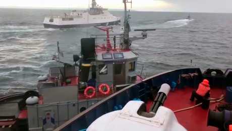 俄國25日在克里米亞外海向該3艘烏克蘭艦艇開火。AP