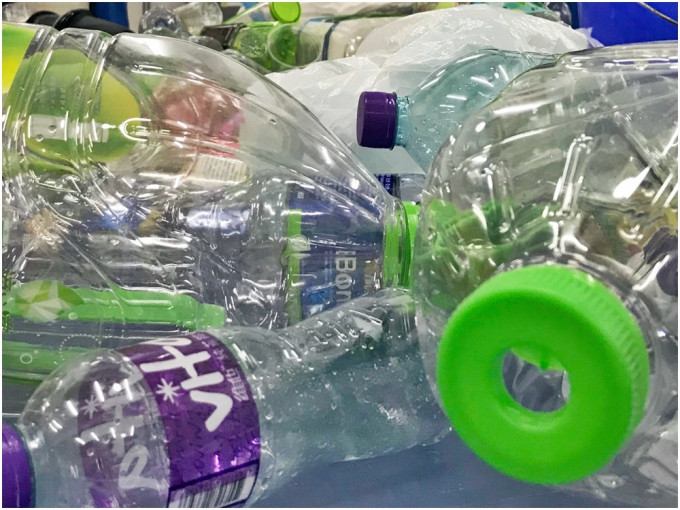 2019年在港被弃置的塑胶饮品容器达15.5亿个，即人均每年弃置逾200个胶樽。资料图片