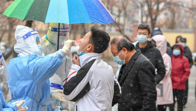 內地新增逾5千宗本土新冠感染病例。新華社圖片