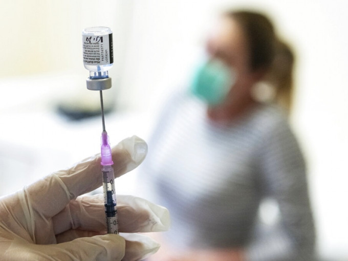 輝瑞BioNTech向美國當局申請，批准為12至15歲青少年接種新冠疫苗。AP圖片