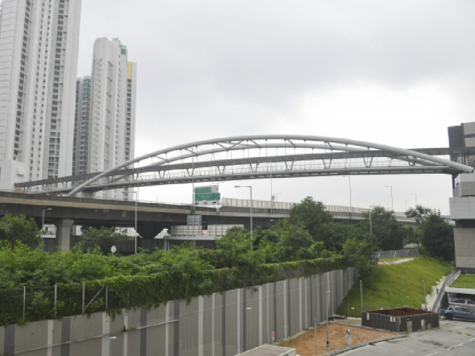 深水埗海盈邨及海达邨之间的长跨度行人天桥今日正式开放。资料图片