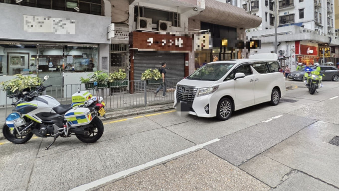 警方港岛总区交通日，区内交通黑点采取执法行动。警方提供