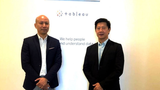 Tableau港澳台地区主管何利坚（左）及亚太区客户顾问服务高级总监TC Gan（右）。