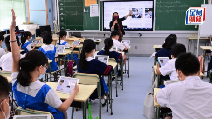 教育局表示，政府已展开新一轮的3年期教育专业人力资源规划，以规划教师培训学额。