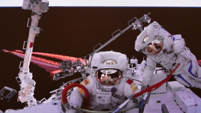 任務檢驗了太空人與小機械臂協同工作的能力，亦驗證了問天實驗艙氣閘艙。