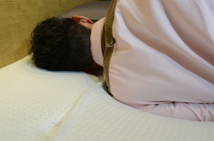 消委会测试发现，25款单人床褥样本的整体表现一般。资料图片