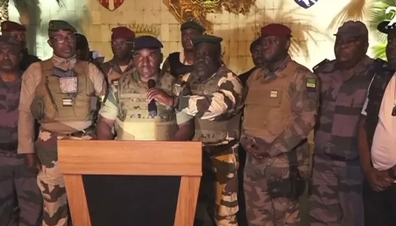 加蓬軍人發動政變稱接管政府。