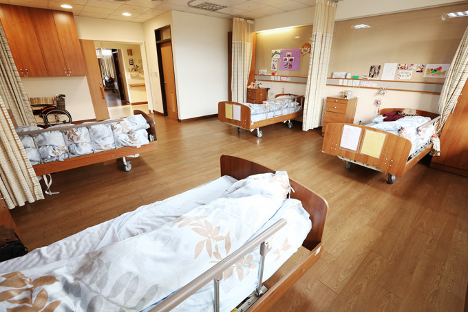 杭州一间养老院推出义工服务，年轻人租住养老院，月租345港元。网图