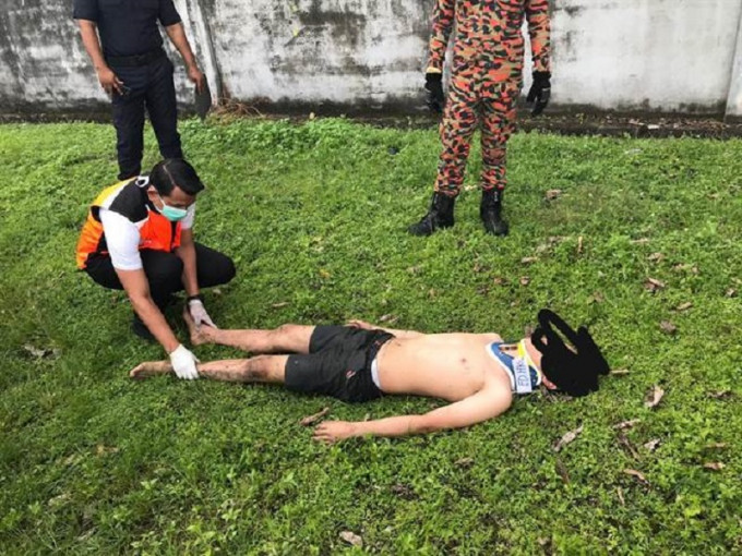 馬來西亞17歲少年跳「化糞池」失敗。網上圖片