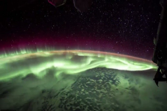 NASA太空人費歇爾上傳極光影片。
　