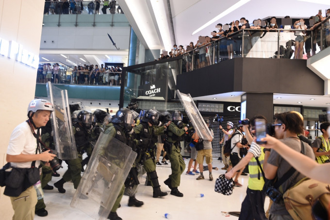 前年7月沙田新城市广场爆发警民冲突。资料图片